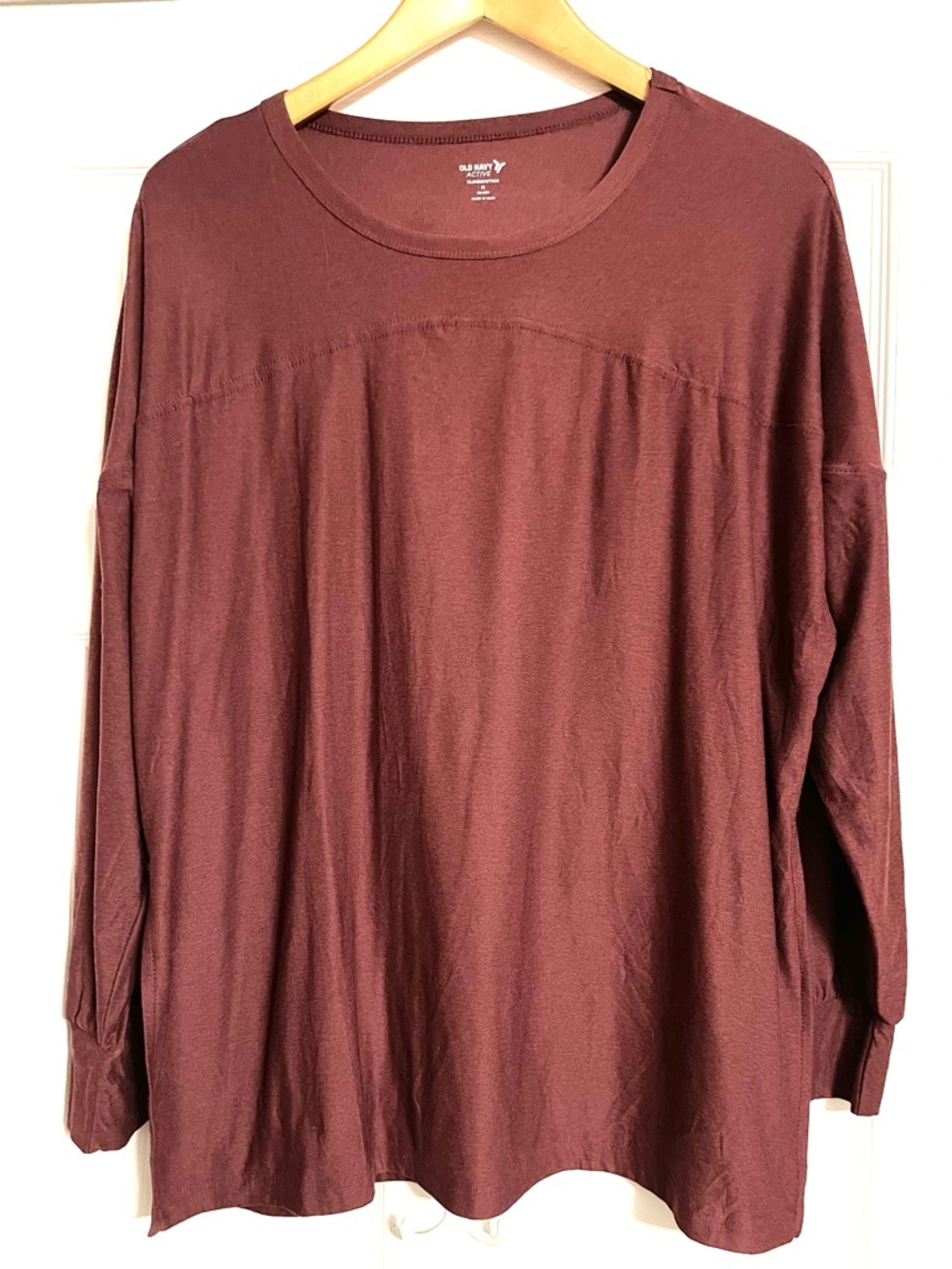 Old Navy Active Cloudmotion Maroon Crewneck Top